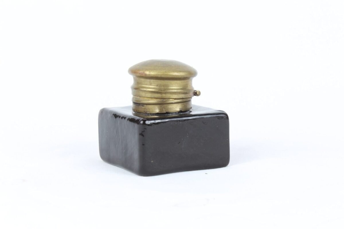 Vintage Victorian Style Thick Black Glass Inkpot with Rare Cap Fitted Inkwell - Image 3