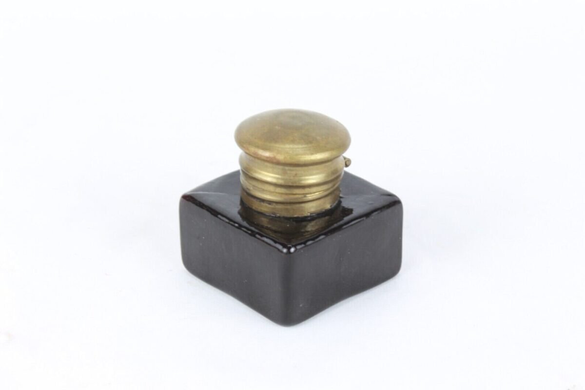 Vintage Victorian Style Thick Black Glass Inkpot with Rare Cap Fitted Inkwell - Image 5