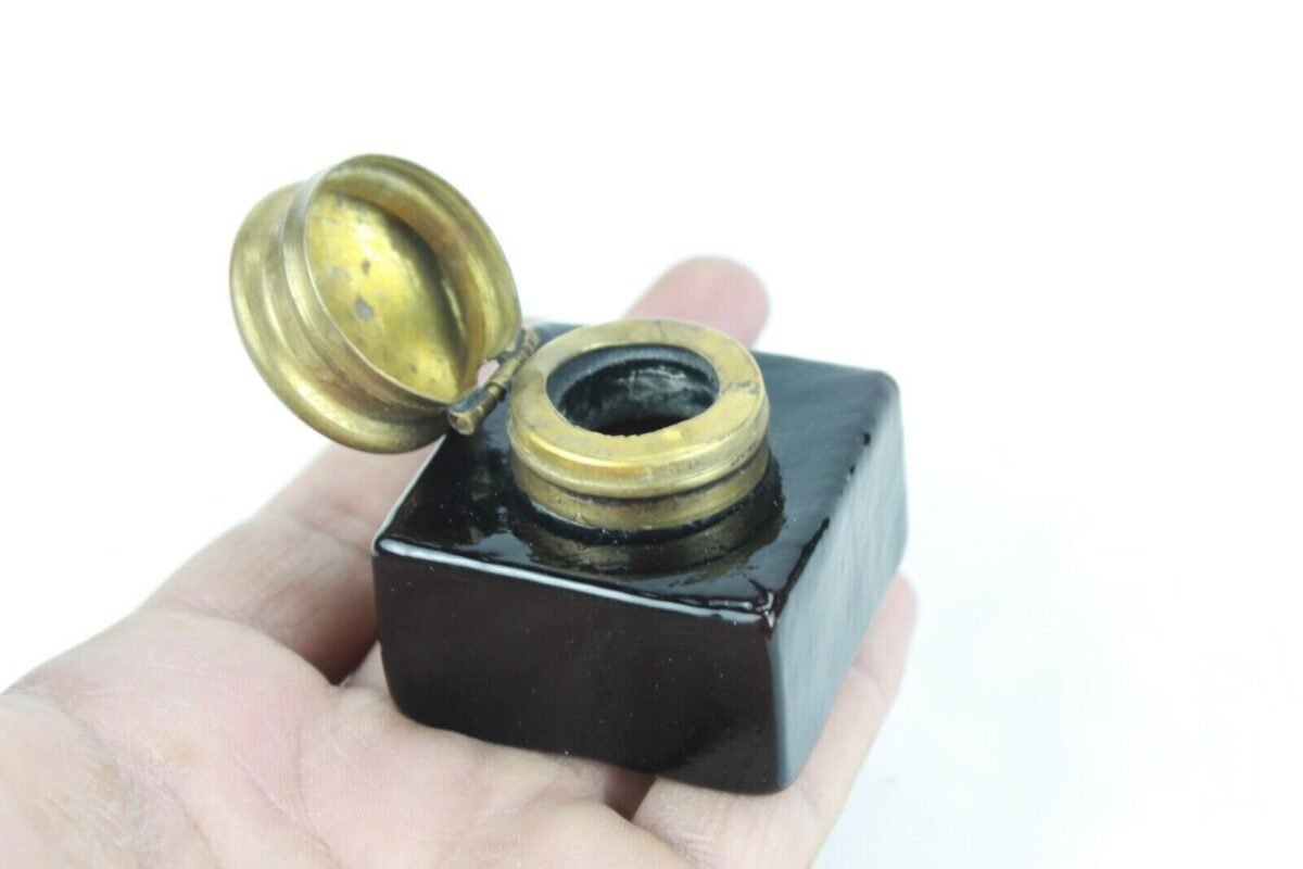 Vintage Victorian Style Thick Black Glass Inkpot with Rare Cap Fitted Inkwell - Image 10