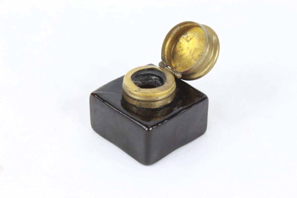 Vintage Victorian Style Thick Black Glass Inkpot with Rare Cap Fitted Inkwell - Image 6