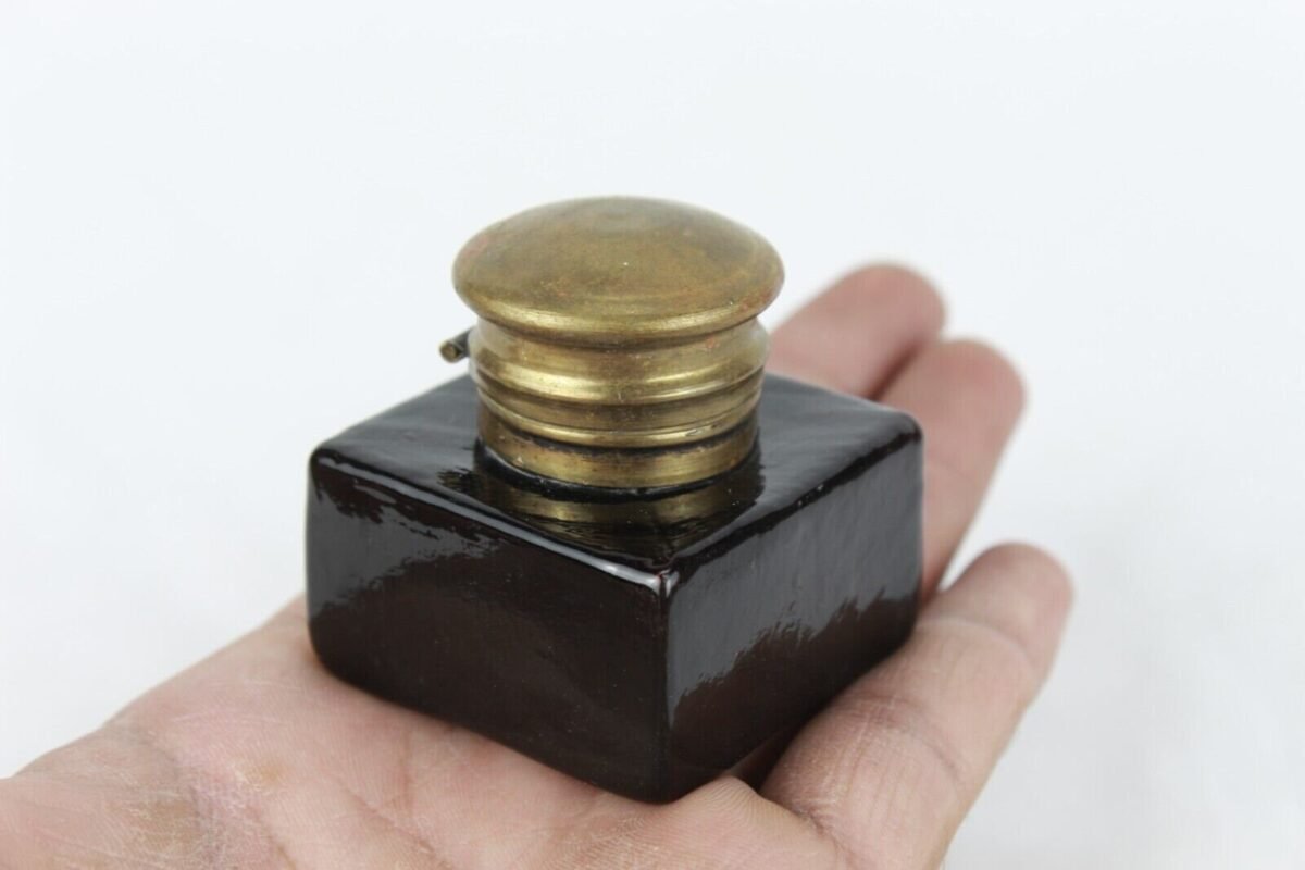 Vintage Victorian Style Thick Black Glass Inkpot with Rare Cap Fitted Inkwell - Image 8